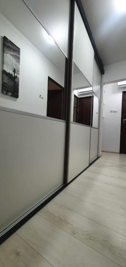 Apartament 3 Camere Spatios Timisoara Ngoại thất bức ảnh